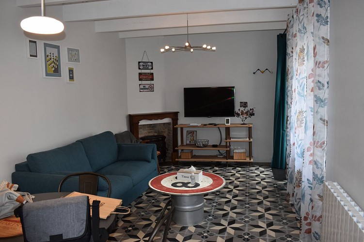 MEUBLÉ PLACE AU REPOS