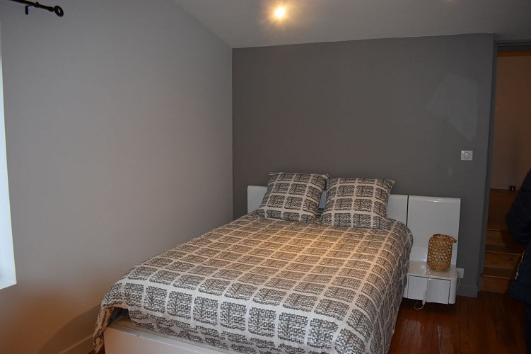 MEUBLÉ PLACE AU REPOS