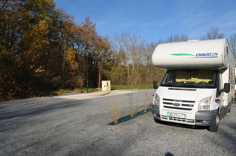 Borne de Services et Aire de Stationnement Camping-Car de Labruguière