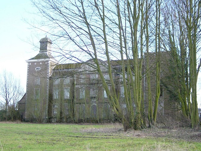 lieux-historiques-le-ch-teau-de-m-an-blegny