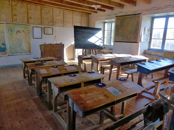 Ecole de Clémence-Fontille - Ecomusée de Margeride