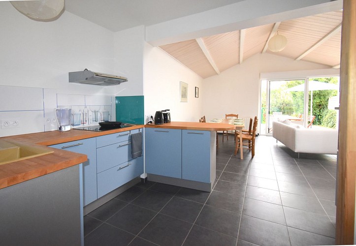 EN CENTRE BOURG ENTRE PLAGE LACS ET GOLF