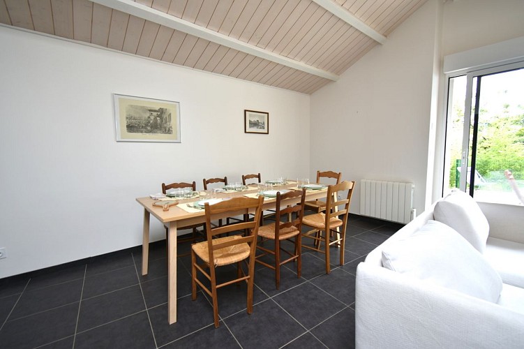 EN CENTRE BOURG ENTRE PLAGE LACS ET GOLF