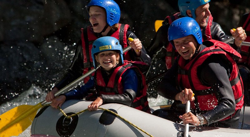 Parcours familial de descente en rafting dans les gorges de l'Isère