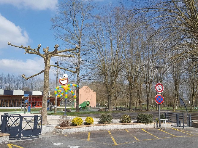 Aire de pique-nique - Gelos - tables 4