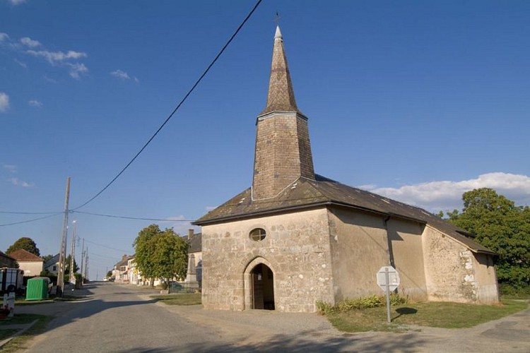 Kirche "Eglise de Montaigut Le Blanc"