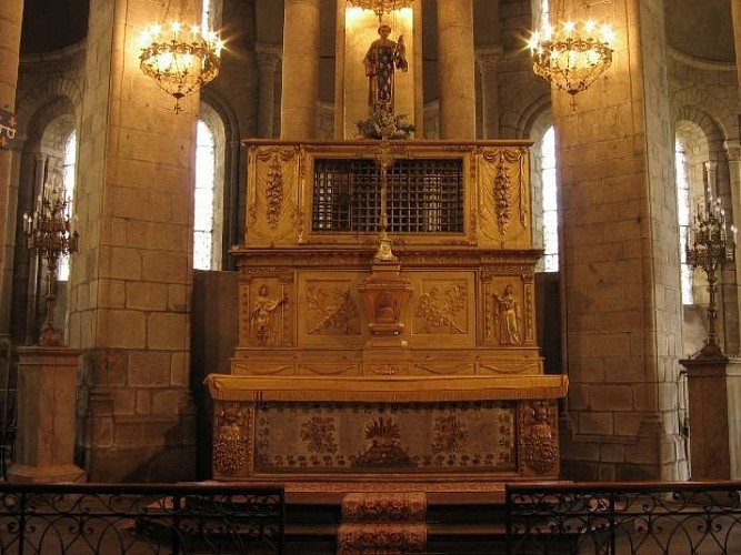 Collégiale romane de Saint-Léonard de Noblat inscrite au patrimoine mondial de l'UNESCO