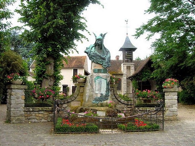 La place du monument aux morts