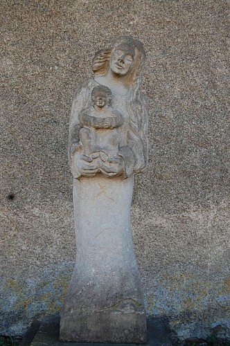La statue de la Vierge
