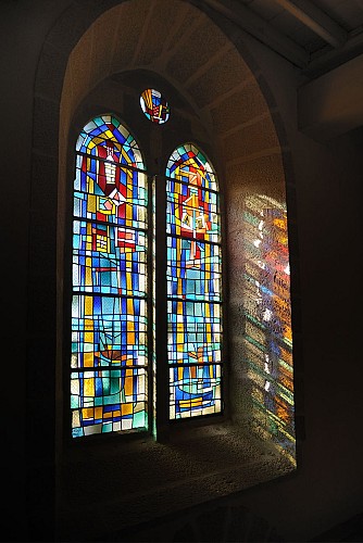 SAINT PRIEST TAURION Eglise Vitraux © Péricat