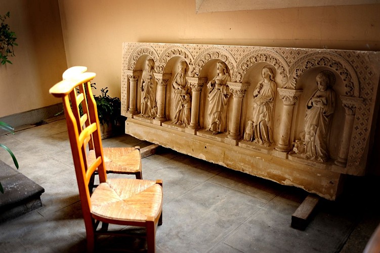 SAINT PRIEST TAURION Eglise chaise  © Péricat