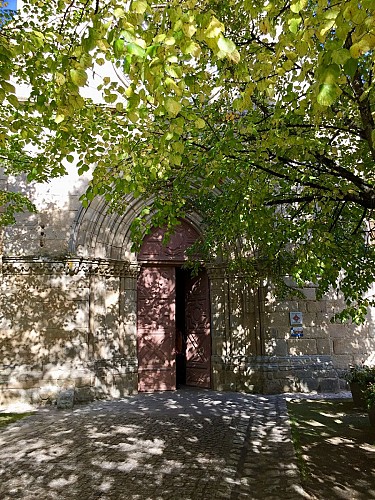 La Collégiale Saint Etienne et ses vitraux