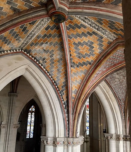 La Collégiale Saint Etienne et ses vitraux