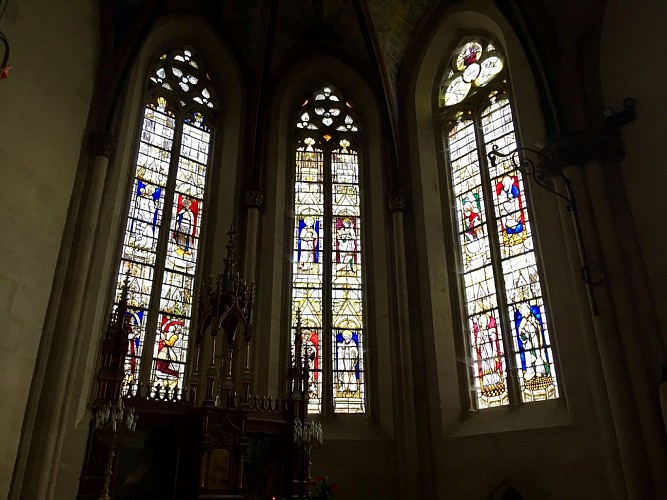 La Collégiale Saint Etienne et ses vitraux