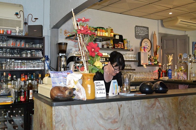 Les Promenades Café - Restaurant