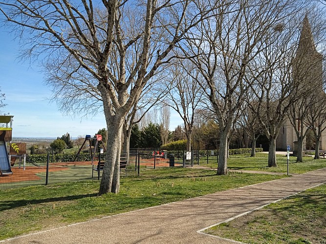 Aire de pique-nique - Aera de juegos Mairie