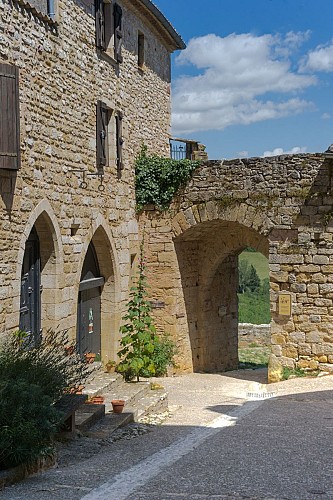 Tablette d'interprétation Puycelsi, forteresse des bois