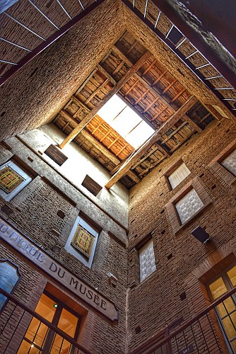 Tablette d'interprétation Lisle sur Tarn, une bastide port