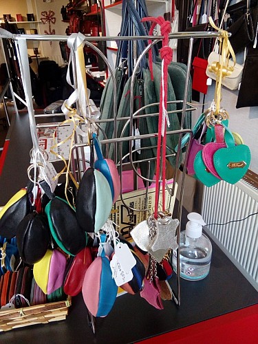 MAROQUINERIE MARO VINGT TROIS A LA SOUTERRAINE_2