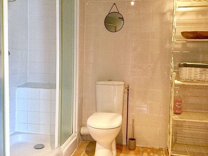 Gîte and Retreat - Salle d'eau RDC