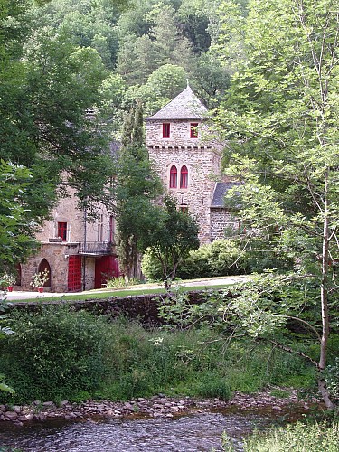 Castelpers et la Chapelle Notre Dame du Roc