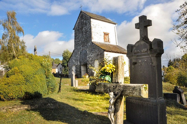 Le hameau d’Ollomont, sa curieuse chapelle et son vieux cimetière – Nadrin/Houffalize