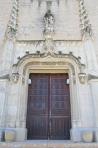 2. Église Saint Germain de Fuissé portail d'entrée statue st Germain