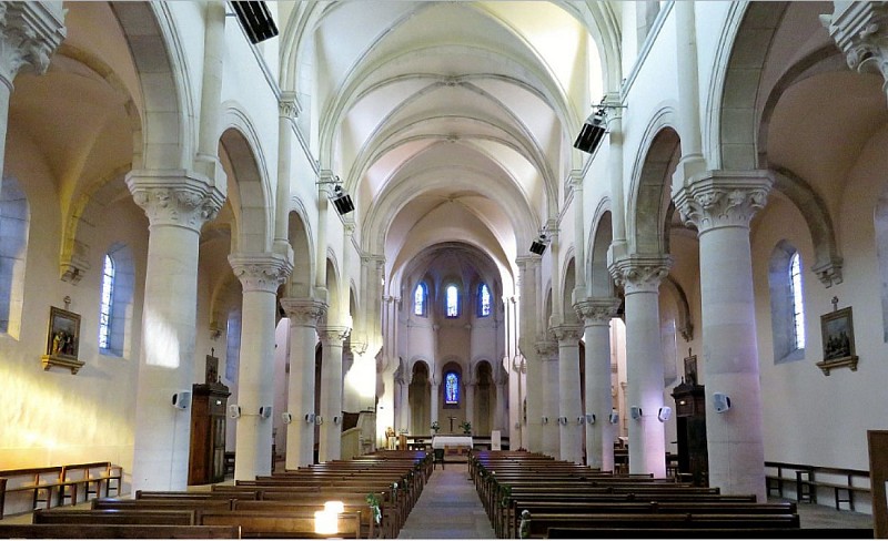Eglise Saint-Pierre de Romanèche-Thorins intérieur