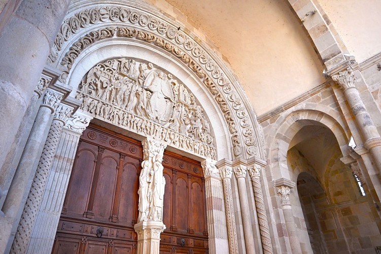 Autun aux mille histoires, Tympan, Cathédrale saint-lazare