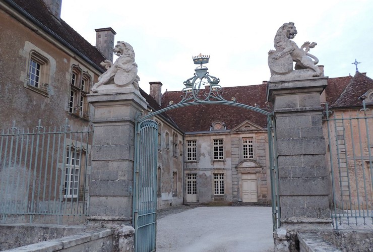 Entrée et façade Louis XIV