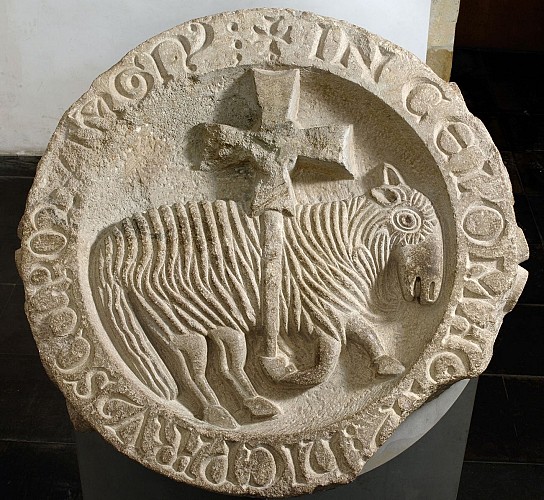 Clef de voûte provenant de l'avant-nef de l'église abbatiale de Cluny III