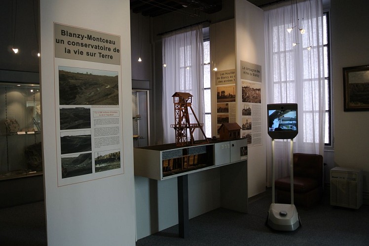salle Autun et maquette 2
