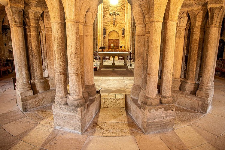 Eglise Romane du Bois-Sainte-Marie