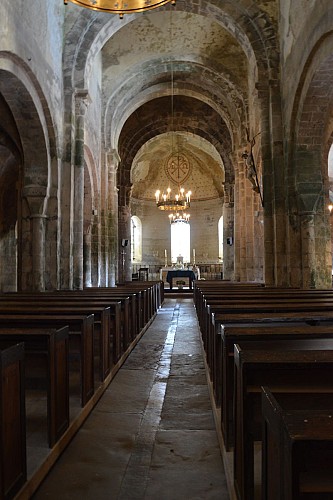 Église de Mont-Saint-Vincent, nef