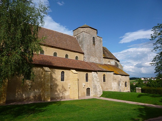 Église Saint-Pierre et Saint-Benoît, extérieur