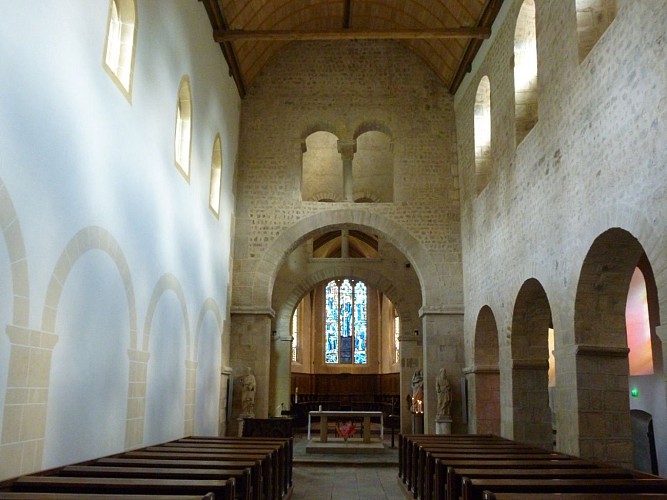 Église Saint-Pierre et Saint-Benoît, nef
