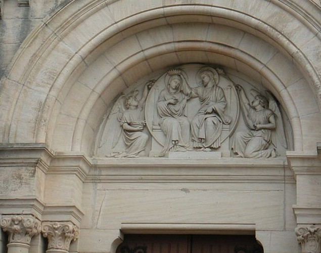 Bonnay : église de l'Assomption tympan du porche