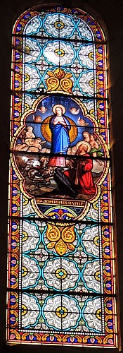 Vitrail église de l'Assomption "Saint-Jean à Patmos" Vierge de l'Apocalypse