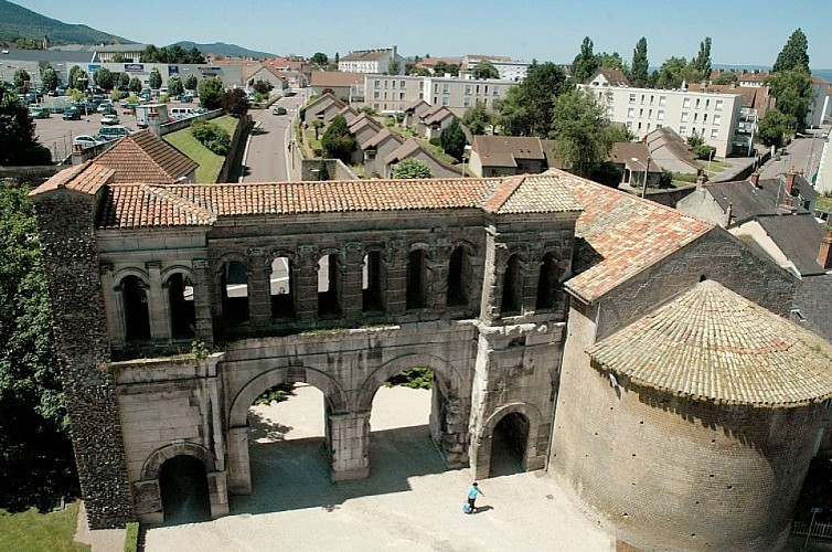 Porte Saint-André à Autun