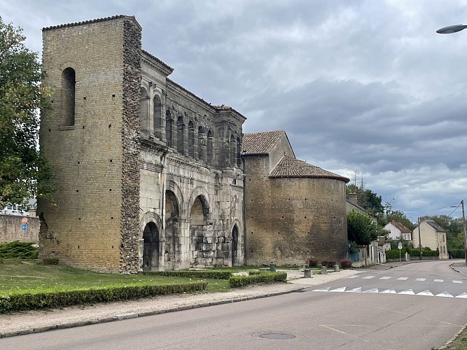 Porte Saint-André à Autun