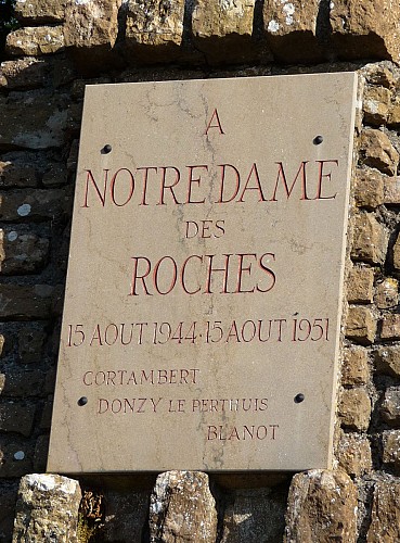 Cortambert : Plaque Notre Dame des Roches