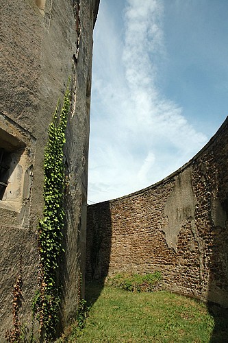Prison circulaire d'Autun, chemin de rond, prochainement Musée Rolin
