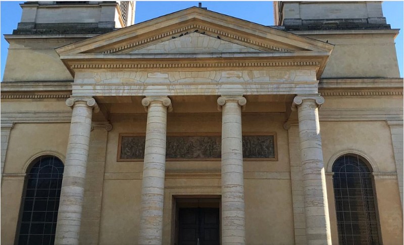 Chapiteau et portique néo-classique