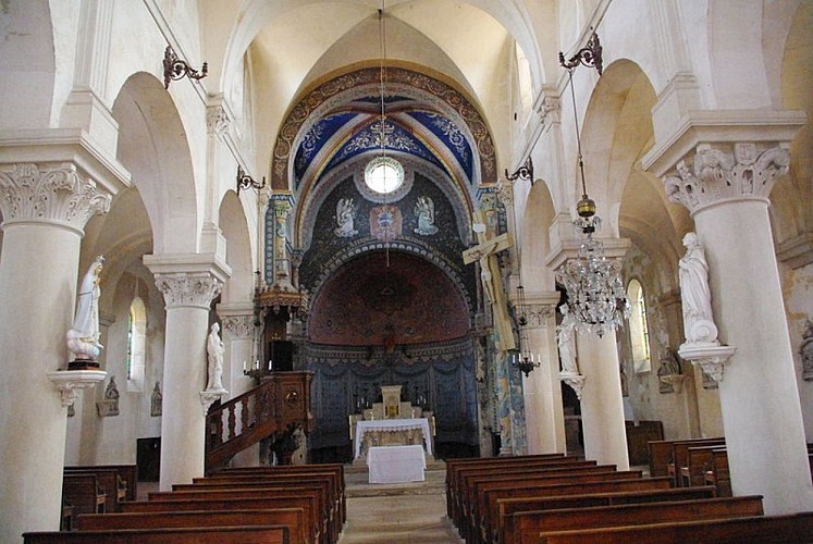 Vue-interieure-église-Saint-Gengoux-de-Scissé