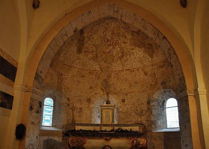 Eglise de SOLOGNY peinture murale de l'abside et litre funéraire