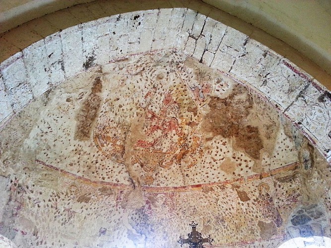 Peinture murale du Christ en Majesté de l'église de Sologny