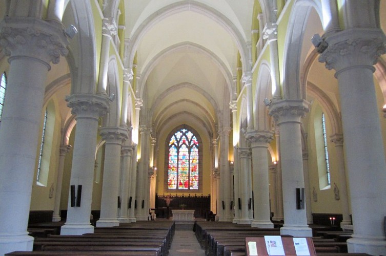 Église Saint-Henri, Le Creusot, intérieur