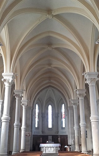 Église de Saint-Symphorien-de-Marmagne,voûtes d'ogives sur colonnes cylindriques