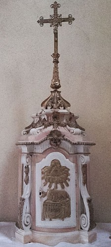 Tabernacle de l'autel latéral en bois doré et peint