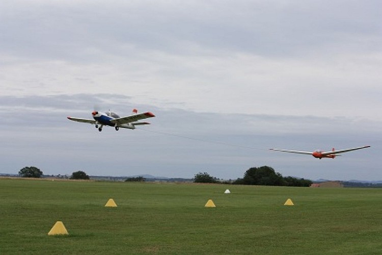 Décollage en remorquage - Centre de Vol à Voile - Paray-le-Monial